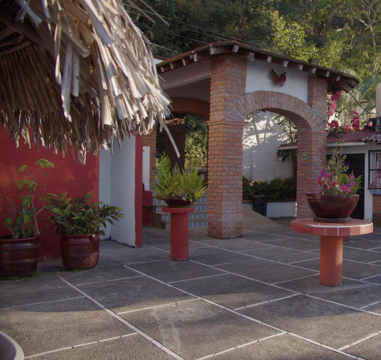 Traditional Sierra Leon Oceanfront Rooms - Adults Only Puerto Vallarta Exterior photo